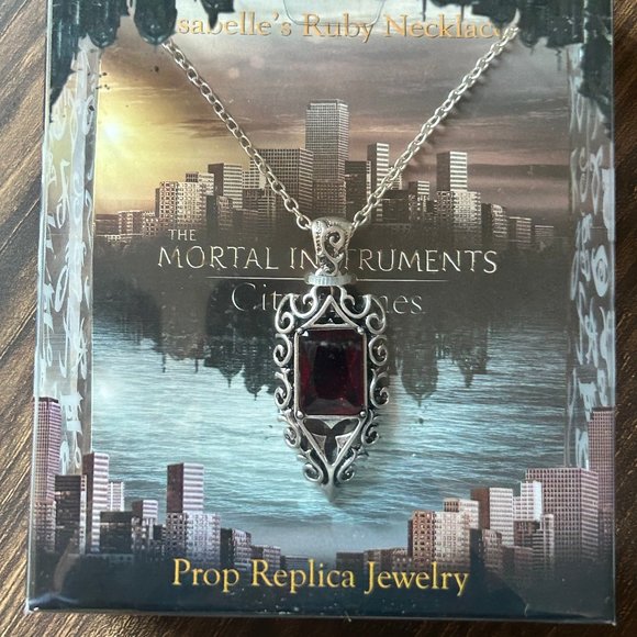 Bioworld Mortal Instruments Authentic RepIica Necklace ASO Isabelle Lightwood - Picture 3 of 13